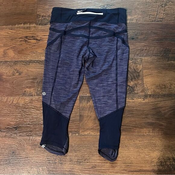 Lululemon Athletica Capri pants size 4 - Picture 10 of 12